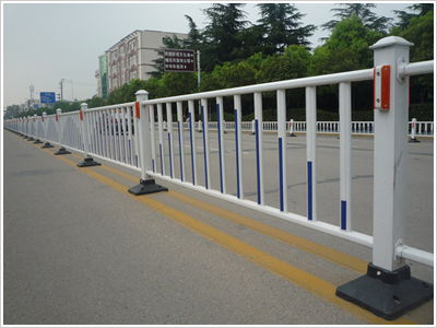 道路<a href='http://m.hqpornvids.com' target='_blank'><u>護(hù)欄</u></a>